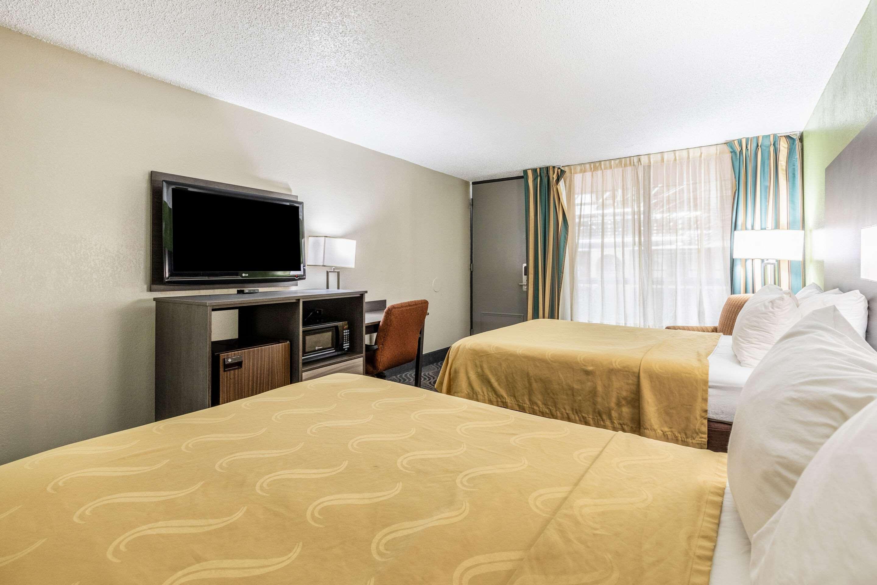 Quality Inn Newport Exterior photo