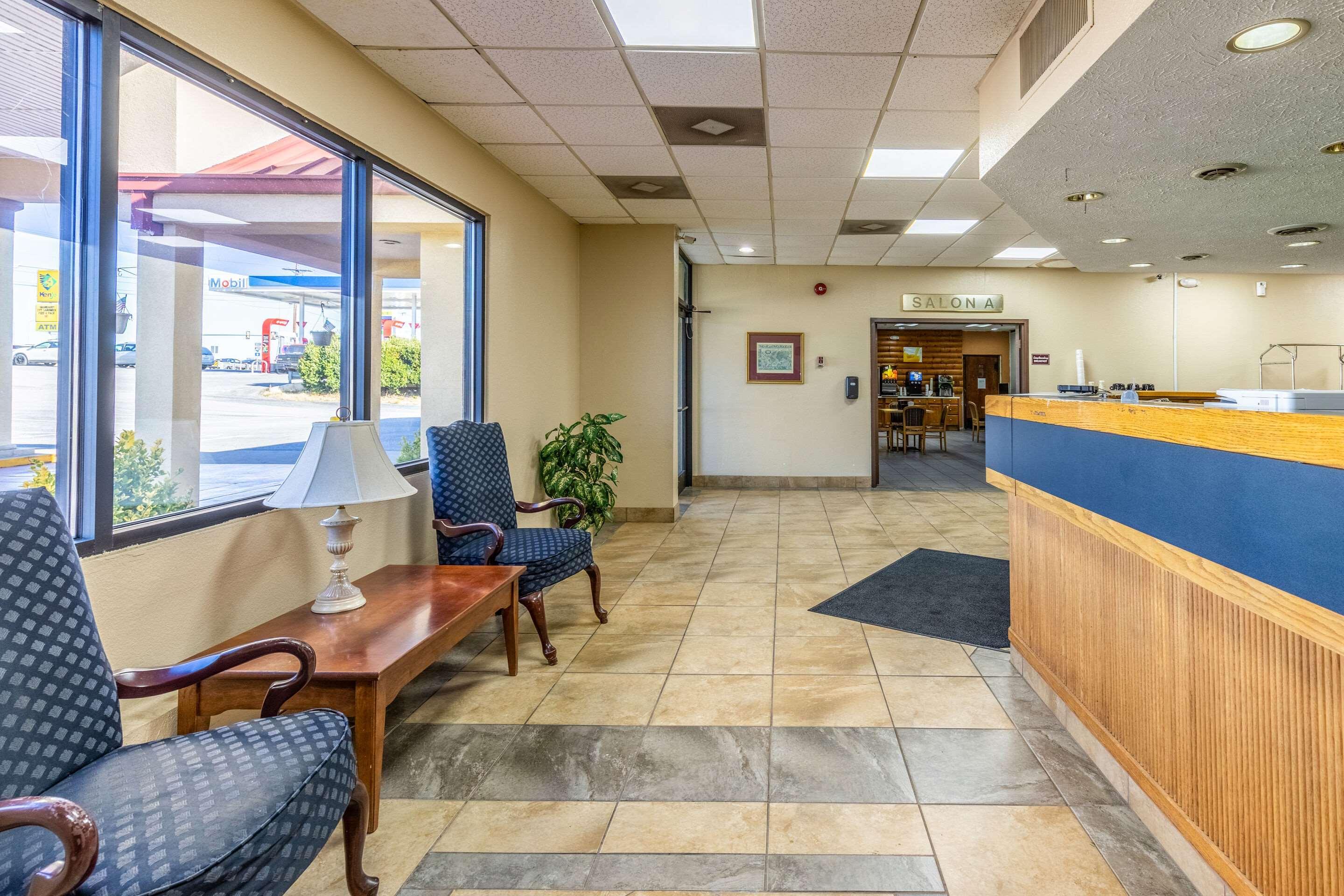 Quality Inn Newport Exterior photo