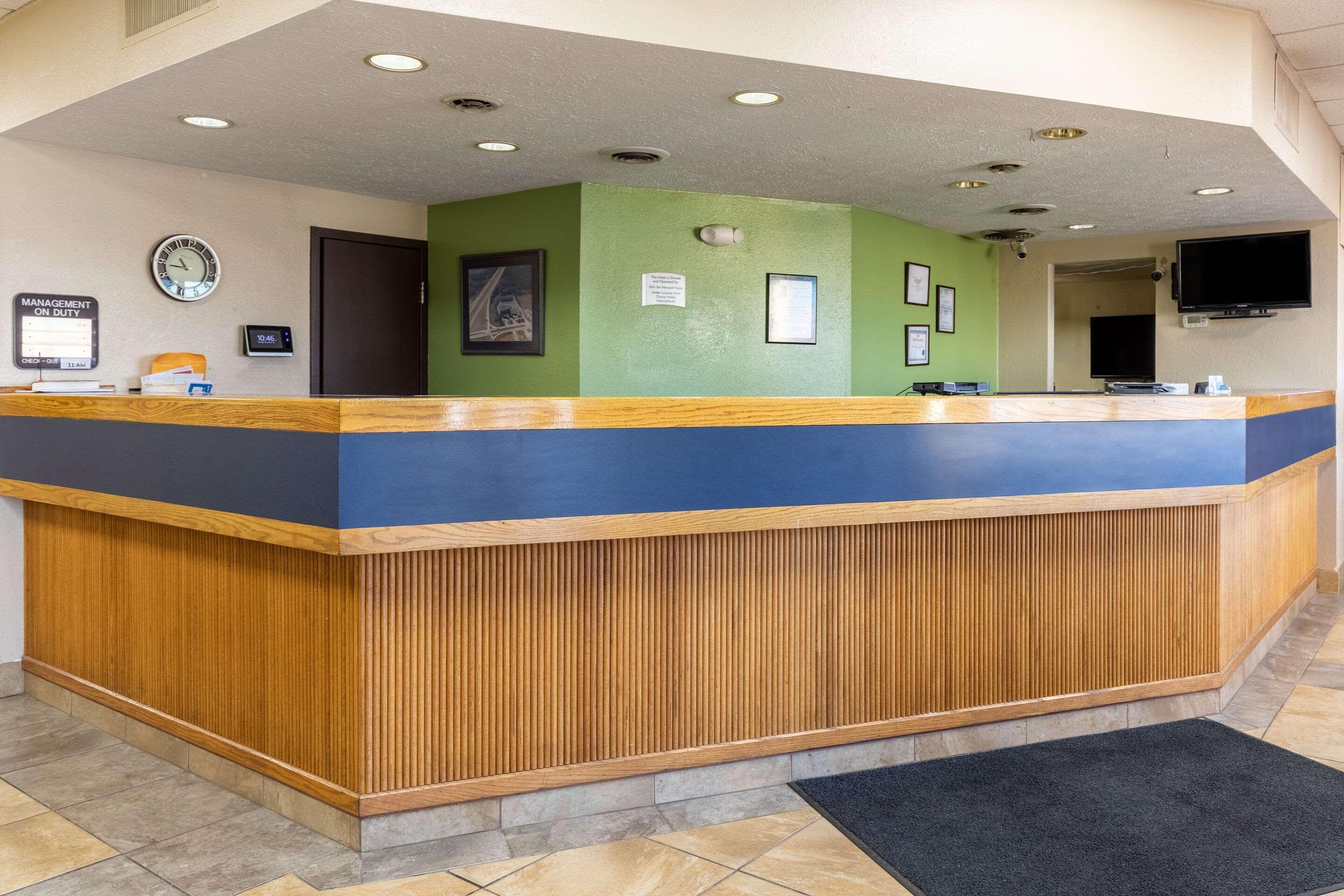 Quality Inn Newport Exterior photo